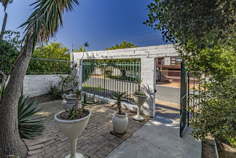 5 Bedroom Property for Sale in Lochnerhof Western Cape